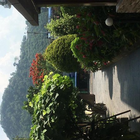The North Face Inn Pokhara Exteriör bild