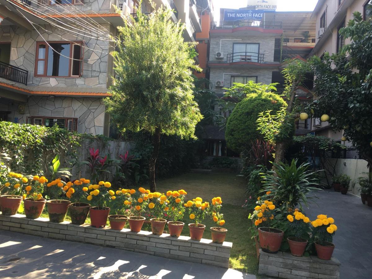 The North Face Inn Pokhara Exteriör bild