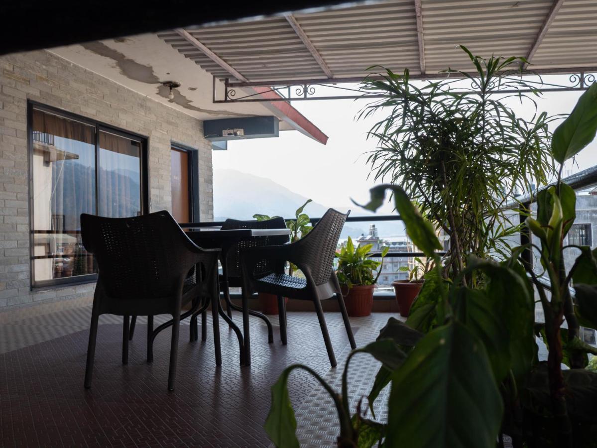 The North Face Inn Pokhara Exteriör bild