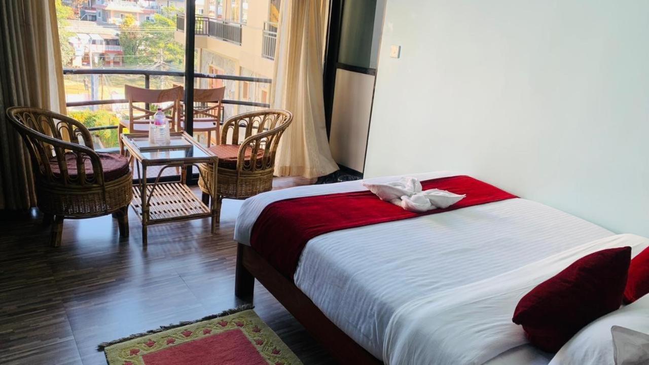 The North Face Inn Pokhara Exteriör bild