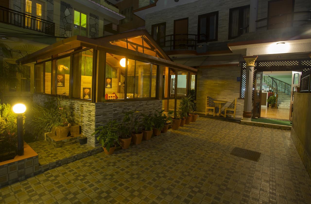 The North Face Inn Pokhara Exteriör bild