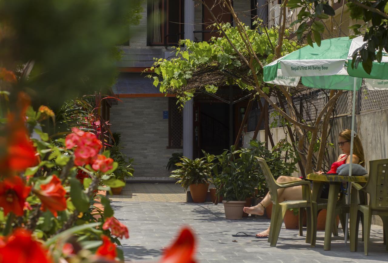 The North Face Inn Pokhara Exteriör bild